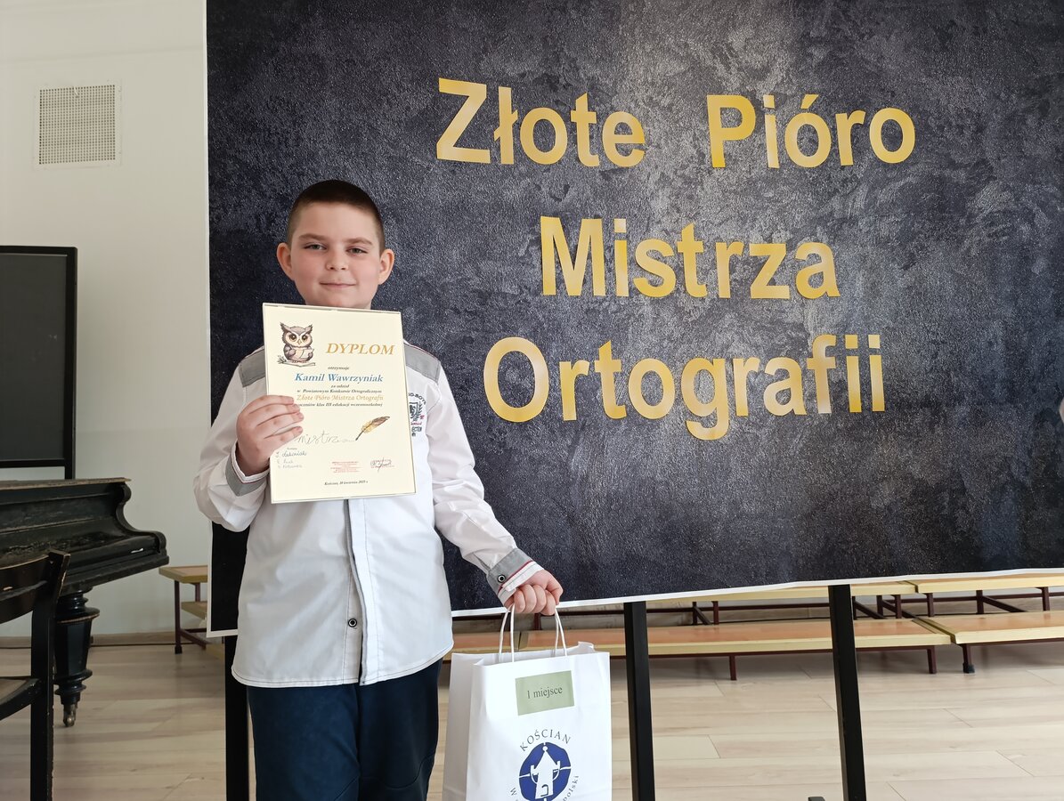 Kamil Wawrzyniak - uczeń klasy 3b, zdobywcą Złotego Pióra Mistrza Ortografii.