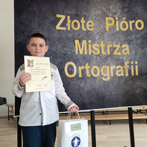 Kamil Wawrzyniak - uczeń klasy 3b, zdobywcą Złotego Pióra Mistrza Ortografii.