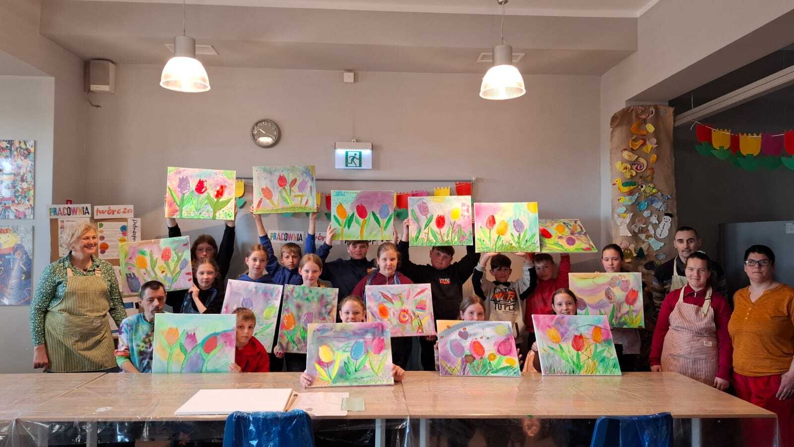  Warsztaty artystyczne klasy 4a – „Wiosna malowana akwarelą”